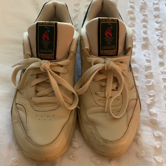 Vintage Reeboks - Picture 2 of 6